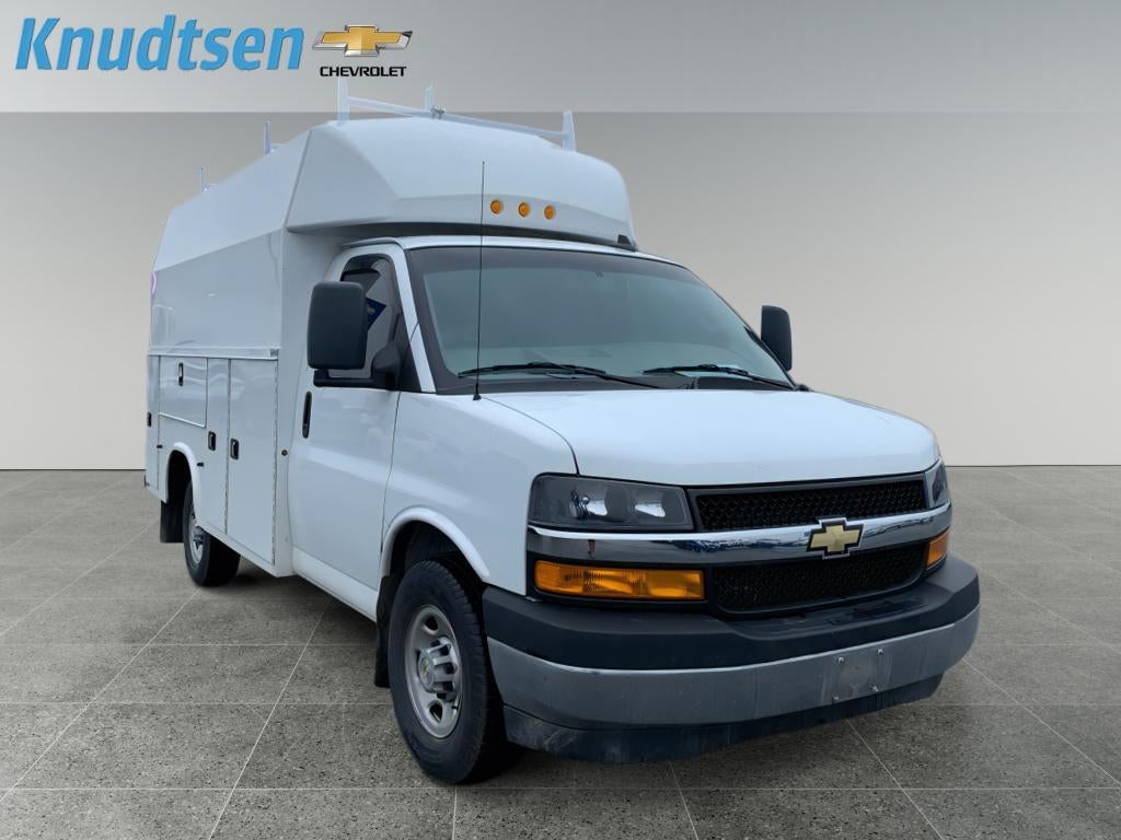 2022 Chevrolet Express Cutaway 3500 BASE