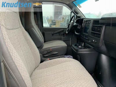 2022 Chevrolet Express Cutaway 3500 BASE