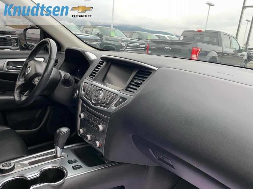 2020 Nissan Pathfinder SL