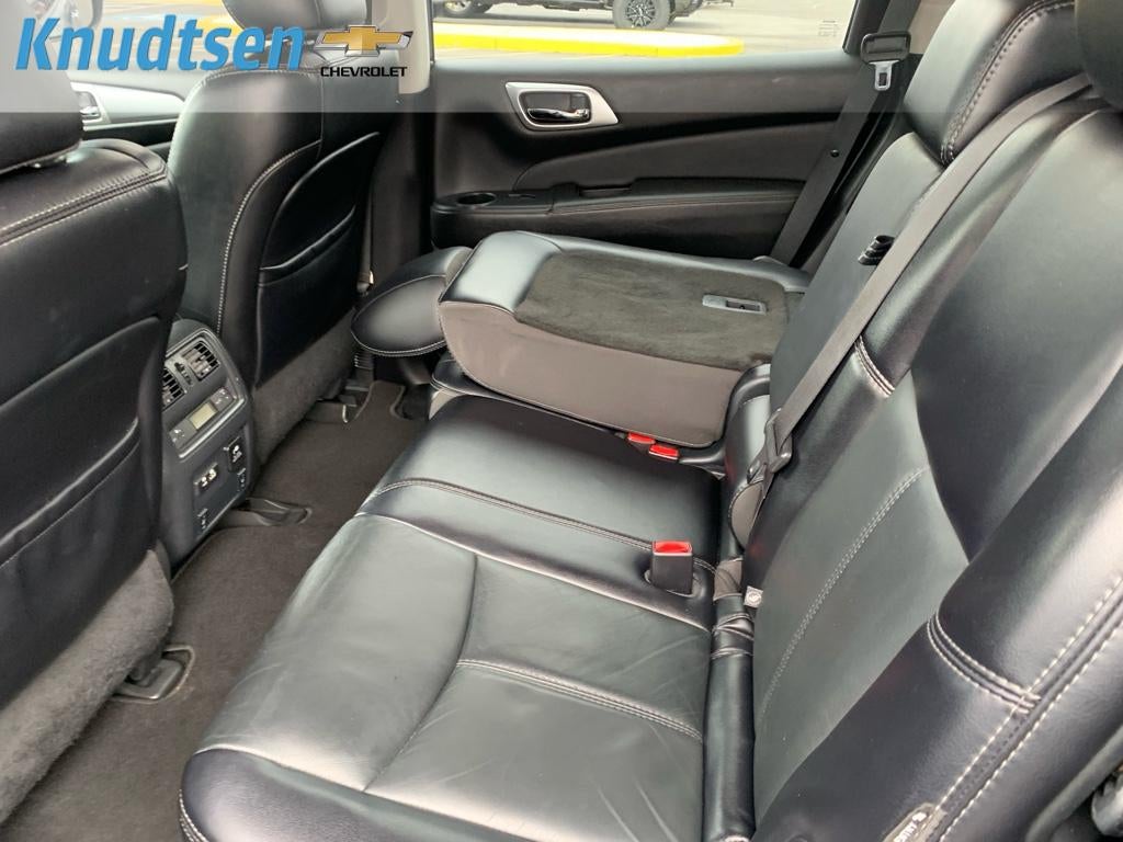 2020 Nissan Pathfinder SL