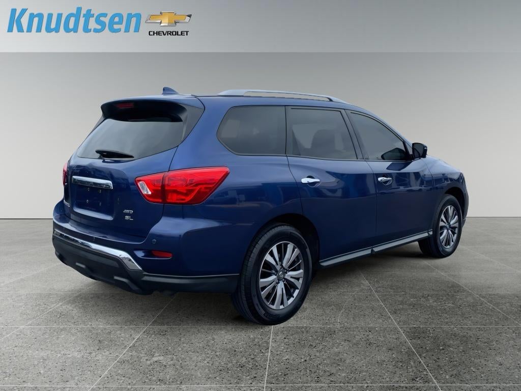 2020 Nissan Pathfinder SL
