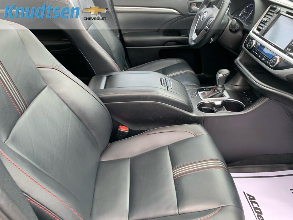 2019 Toyota Highlander SE