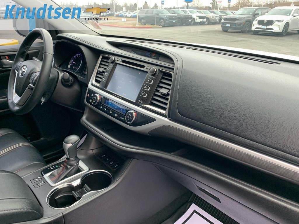 2019 Toyota Highlander SE