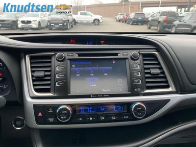 2019 Toyota Highlander SE