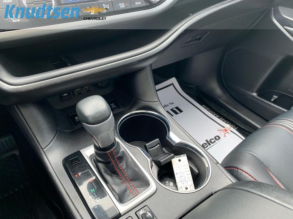 2019 Toyota Highlander SE