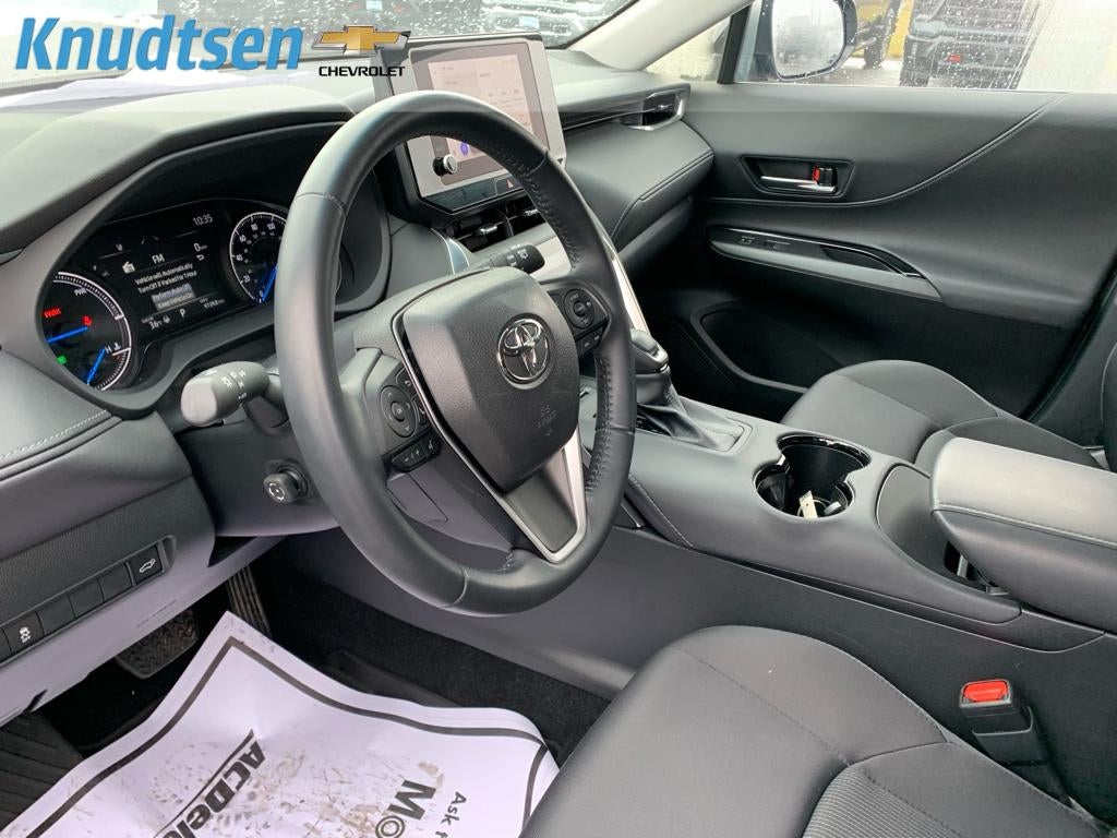 2024 Toyota Venza LE