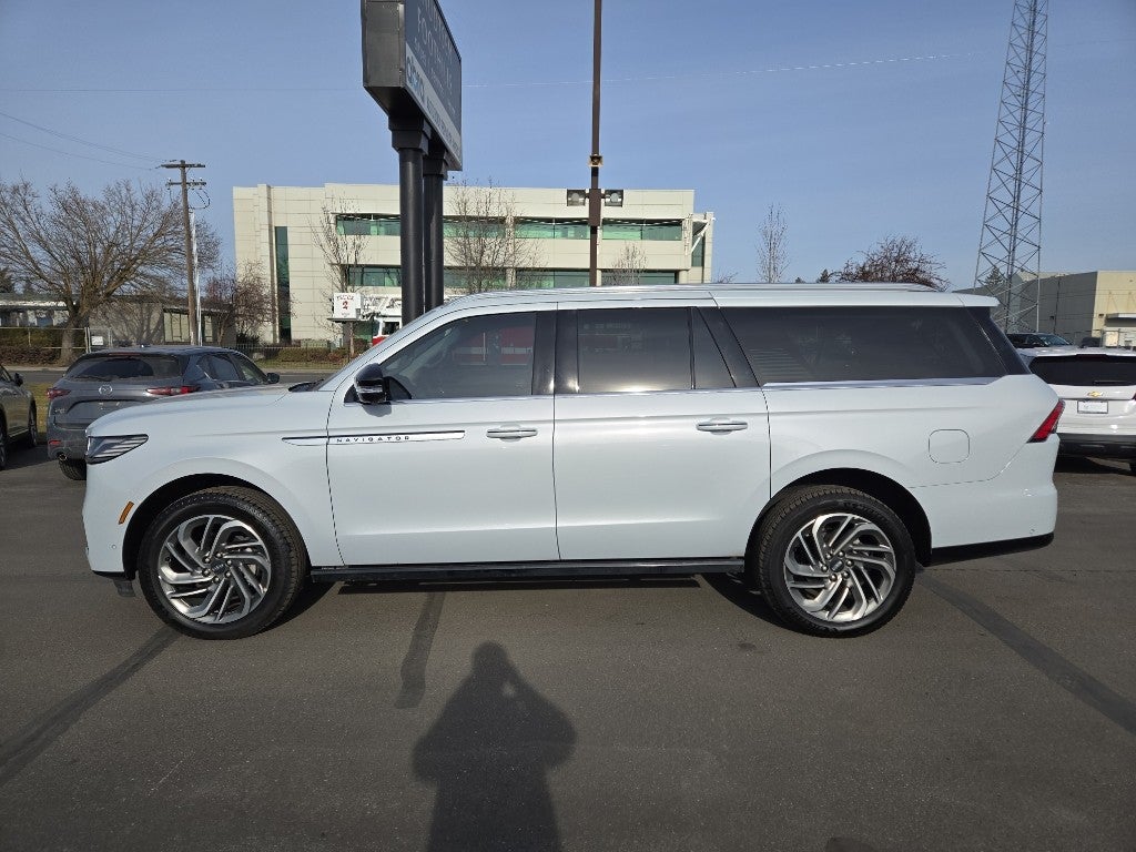 2025 Lincoln Navigator L Reserve
